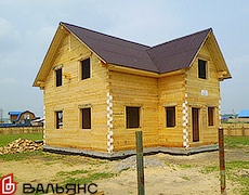 Возведён сруб деревянного дома в Хомутово