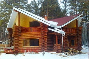 Жилой деревянный дом в пригороде Иркутска